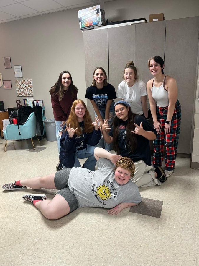 Poetry class gathers to share personal poetry and to be themselves. Row 1: Alix Turner (10) Row 2: Madelyn Middleton (11, left) and Kara Nex (10)  Row 3: Rylee Scholl (11, left), Ava Collins (11), Hannah Kasper (11), and Addison Eden (11). 