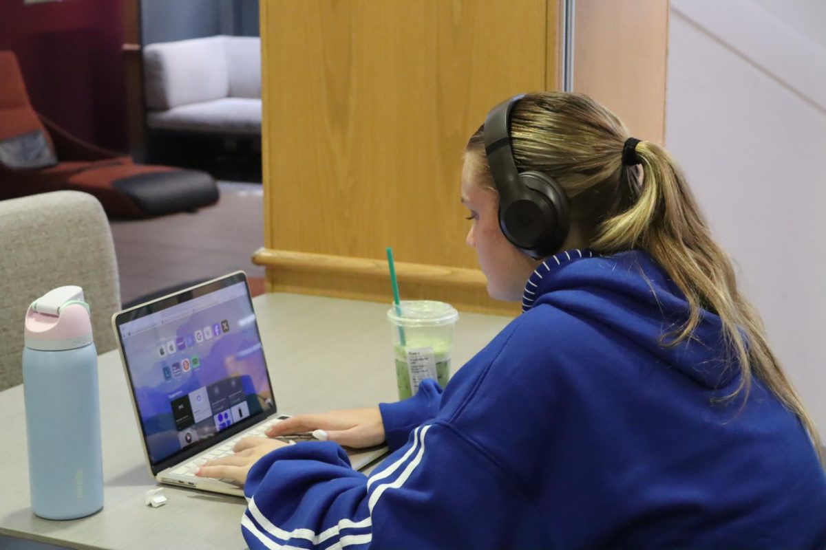 Freshman Bianca Dunlap studies environmental sciences for a test. 